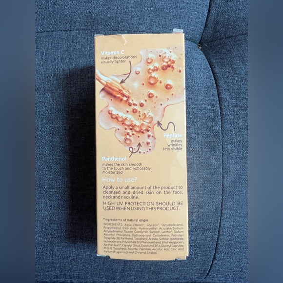 Delia Cosmetics Day and Night  Vitamin C & Peptide Face Serum New - Picture 3 of 5